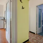 2 Bedroom Amazing In Lägenhet Semorile