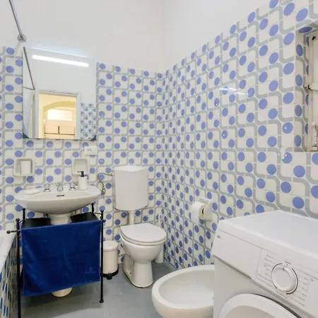2 Bedroom Gorgeous In Appartamento